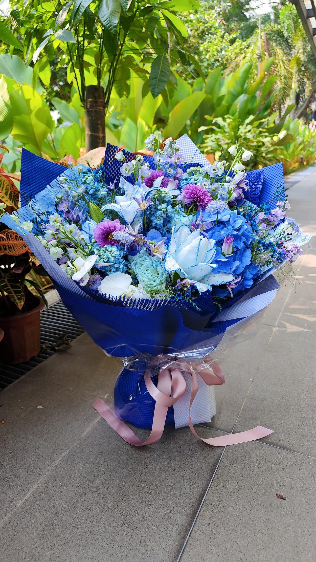 Omakase Hand Bouquet
