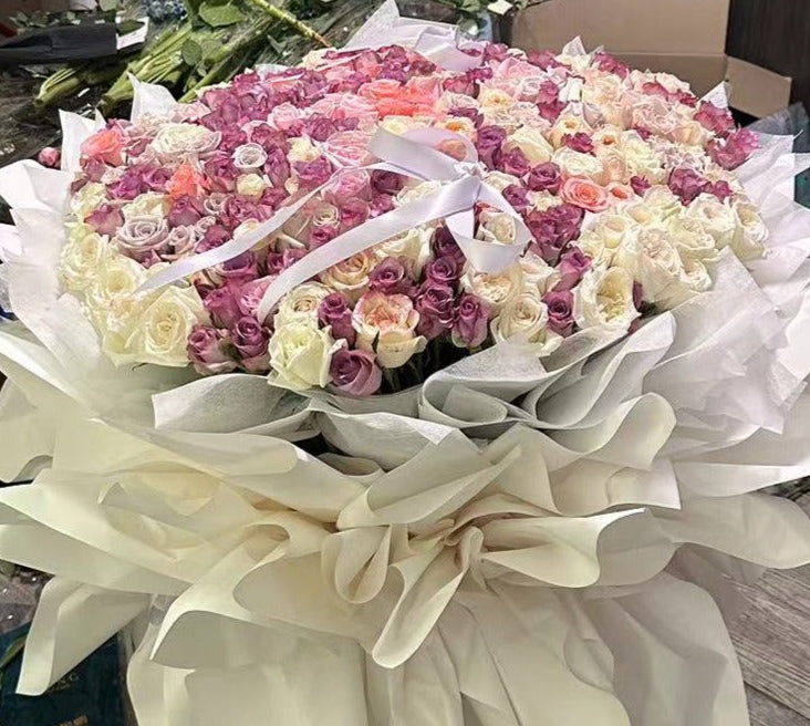 Premium Bouquet 14 ~ 330 Roses